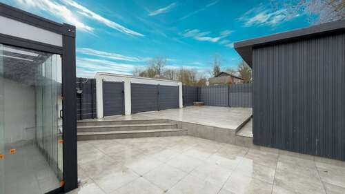 Eingang - 8 Zimmer Zweifamilienhaus zum Kaufen in Straelen