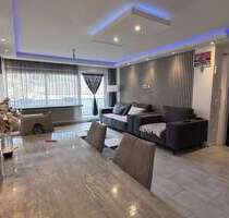 Traumhafte 3,5-Zimmer-Wohnung mit großem Balkon, herrlicher Aussicht, Garage und inkl.Einbauküche - Velbert