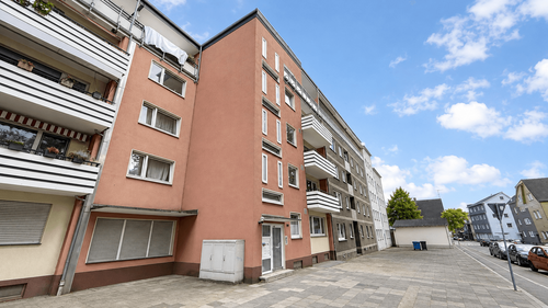 Gebäudeansicht - Frisch sanierte 2,5-Zimmer-Wohnung sofort bezugsfrei