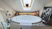 Jacuzzi - 