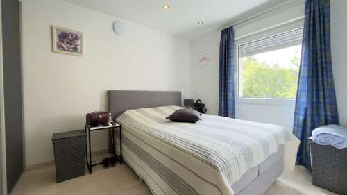 1.OG Schlafzimmer - 