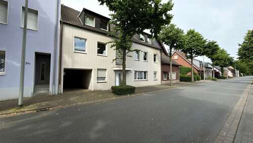 Außenansicht - Mehrfamilienhaus mit Potenzial in Dinslaken-Bruch – 5 Wohneinheiten, Garten & Garagen