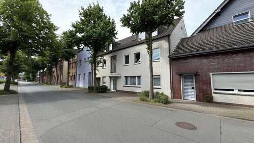 Außenansicht - 12 Zimmer Mehrfamilienhaus, Wohnhaus zum Kaufen in Dinslaken
