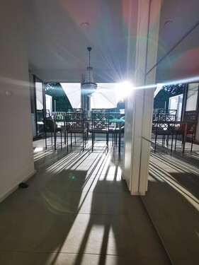 Eingang mit Kleiderschrank - Mini-Loft in Ebersberg - möbliert