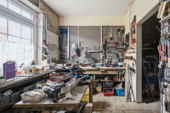 aktuell teilweise als Werkstatt genutzt - 
