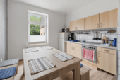 Küche der Einlieger- / Ferienwohnung - 16 Zimmer Mehrfamilienhaus, Wohnhaus in Neuhaus (Oste)