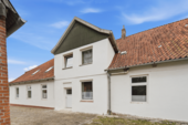 Rückseite mit kleinem Hof - 