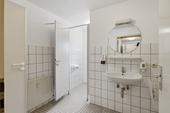 Mehrere Sanitärräume, insgesamt 4 Toiletten - 