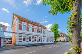Gebäude mit historisierender Fassade - 