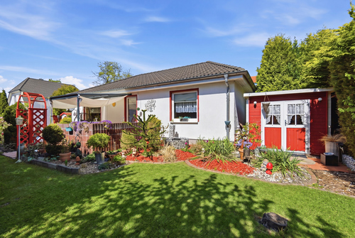 Rückseite mit Garten - Einfamilienhaus mit 96,58 m&sup2; in Dassow zum Kaufen
