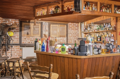 Vollunterkellert mit Partyraum - 