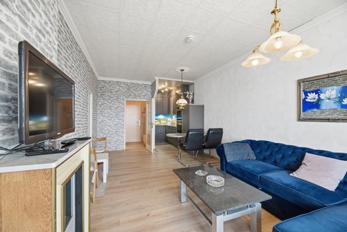 Wohnzimmer mit Pantry Kitchen - 