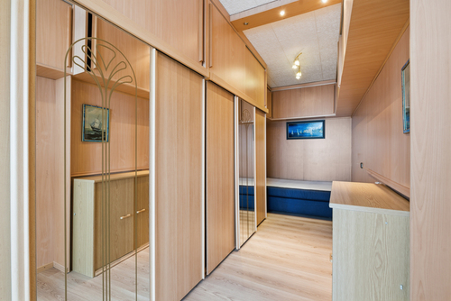 Schlafzimmer mit maßgefertigtem Interieur - Etagenwohnung mit 53,00 m&sup2; in Sierksdorf zum Kaufen