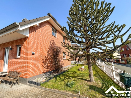 Vorgarten - 5 Zimmer Einfamilienhaus zum Kaufen in Magdeburg