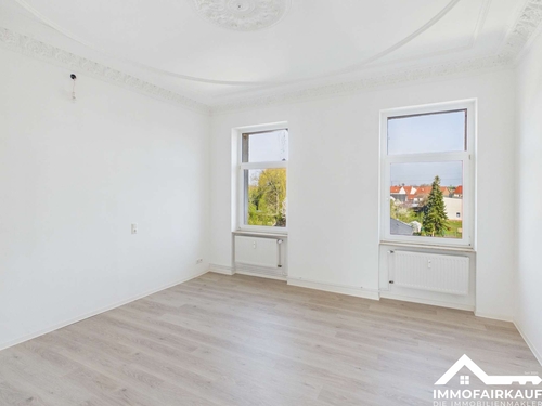 Schlafzimmer - Großzügige frisch sanierte 2-Zimmer-Wohnung