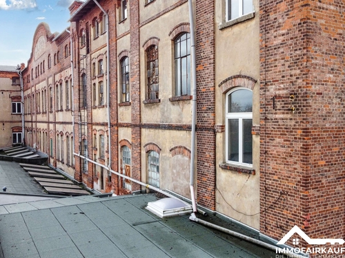 Detailaufnahme Fassade - 55 Zimmer Mehrfamilienhaus, Wohnhaus zum Kaufen in Magdeburg / Neue Neustadt