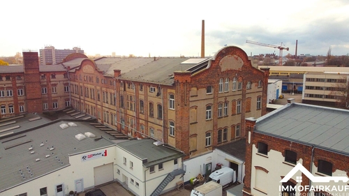Seitenansicht - Charmantes Fabrikgebäude als Entwicklungsprojekt