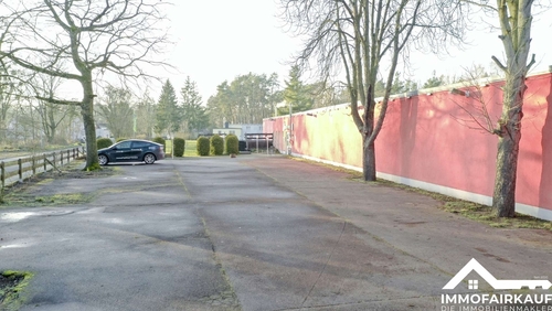 PkW Parkplatz für Bowling-Center - 