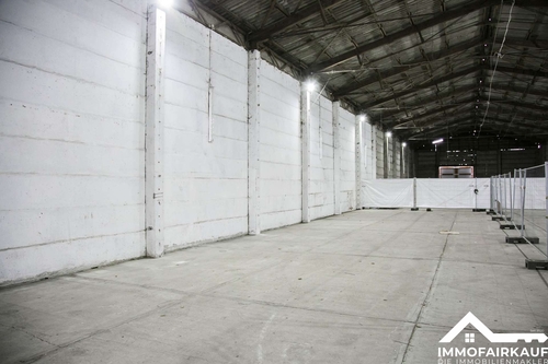 Blick linke Seitenfläche - Lagerhaus in Magdeburg / Ottersleben zur Miete