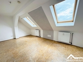 Zimmer im Dachgeschoss - 