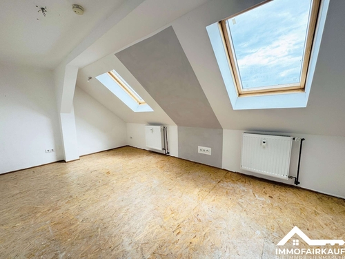 Zimmer im Dachgeschoss - 