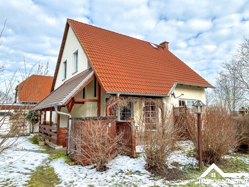 Hausansicht 5 - Gepflegtes Einfamilienhaus mit Garten, Garage und Kamin