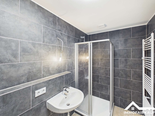 Badezimmer - 1 Zimmer Etagenwohnung zur Miete in Magdeburg