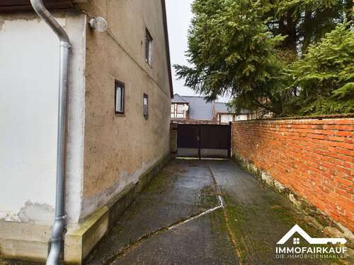 Hofeinfahrt - 5 Zimmer Einfamilienhaus in Grimme