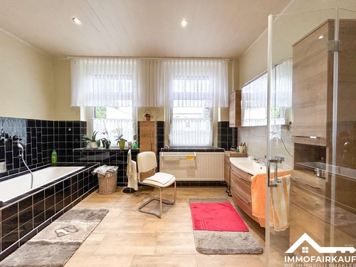 Badezimmer - Doppelhaushälfte mit 128,00 m&sup2; in Haldensleben zum Kaufen