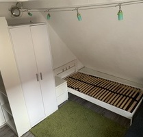 Ruhiges Zimmer in S-Süd am Bihlplatz (Linie 1 & 14) für >= 12 Monate - Stuttgart Heslach, am Bihlplatz