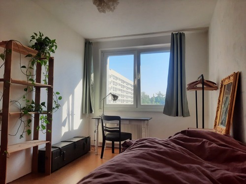 Anzeige 1 - Möbiliertes Zimmer nur für Pendler*innen/ Only Commuters