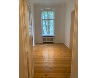 Pendlerin sucht Mitbewohner*in - 900,00&nbsp;EUR Kaltmiete, ca.&nbsp; 110,00&nbsp;m&sup2;&nbsp;Wohnfl&auml;che in Berlin (PLZ: 10707)