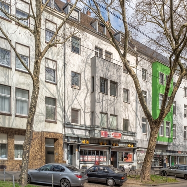 Aussenansicht - Vorderseite - Ertragsstarke Kapitalanlage: Boardinghouse, Gastronomie & vier Wohnungen in Köln-Buchforst