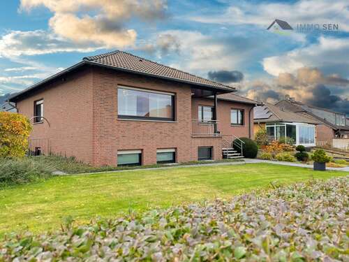 Außenansicht Vorderseite - 7 Zimmer Bungalow zum Kaufen in Stolberg