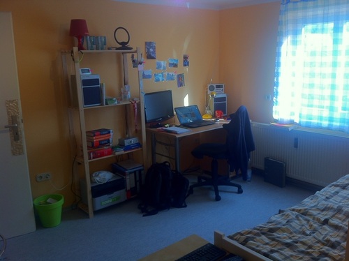 2. OG Süd-Zimmer - Schreibtisch - 1- Zimmer zur Miete in Gaimersheim