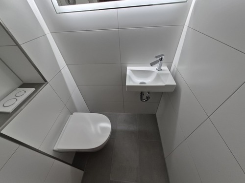 Gästetoilette - 4- Zimmerwohnung mit 85,00 m&sup2; in Essen zur Miete