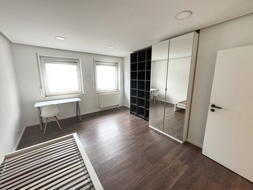 01. Zimmer 01 - Helles, renoviertes und möbliertes Zimmer in 4er-WG mit Pauschalmiete in Ludwigshafen Süd