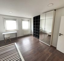 Helles, renoviertes und möbliertes Zimmer in 4er-WG mit Pauschalmiete in Ludwigshafen Süd - Ludwigshafen am Rhein