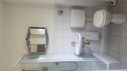 Bad WC und Waschbecken - 