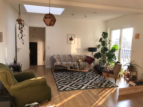 Caf4a6fa-8c33-4923-8970-0d19874e6600 - Mitbewohner*in für Familie gesucht