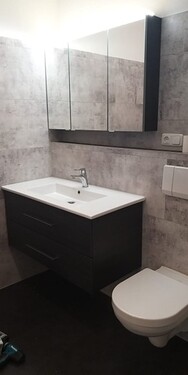 Bad Waschbecken + Spiegelschrank - 3- Zimmerwohnung mit 81,00 m&sup2; in Nackenheim zum Kaufen