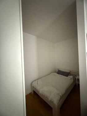 PHOTO-2025-05-26-17-51-25-6FC0DF2B-4E8D-4315-83CE-B1FD92D25CFF - 1- Zimmerwohnung in Lauf an der Pegnitz