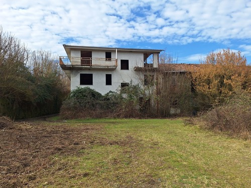 F1 - Mehrfamilienhaus, Wohnhaus zum Kaufen in Mombaldone (Asti)