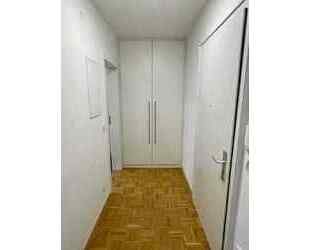 Möblierte 1-Zimmer-Wohnung mit Balkon - München