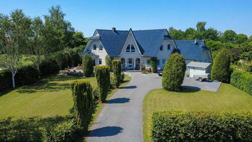 Foto - Haus zum Kaufen in Blomberg 629.000,00 € 248 m²