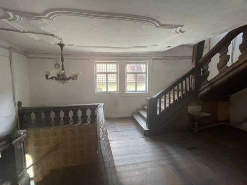 Treppenhaus 1.OG - 18 Zimmer Wohn- & Geschäftshaus zum Kaufen in Volkach
