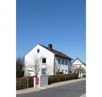 3 Familienhaus zu verkaufen - 679.000,00&nbsp;EUR Kaufpreis, ca.&nbsp; 240,00&nbsp;m&sup2;&nbsp;Wohnfl&auml;che in Petersberg (PLZ: 36100)