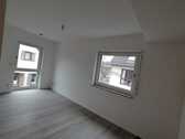 Zimmer 1 Maisonnettewohnung 1. Etage - 1 WG- Zimmer ( von 4 ) im Neubau mit großer Dachterrasse im Speckgürtel Kölns, mit Einbauküche