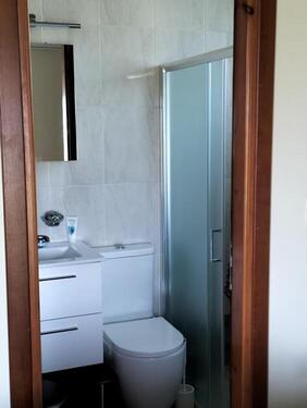 Bathroom in bedroom - 