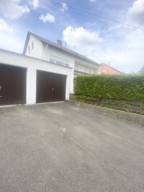 18 Garage mit Stellplatz (2) - 